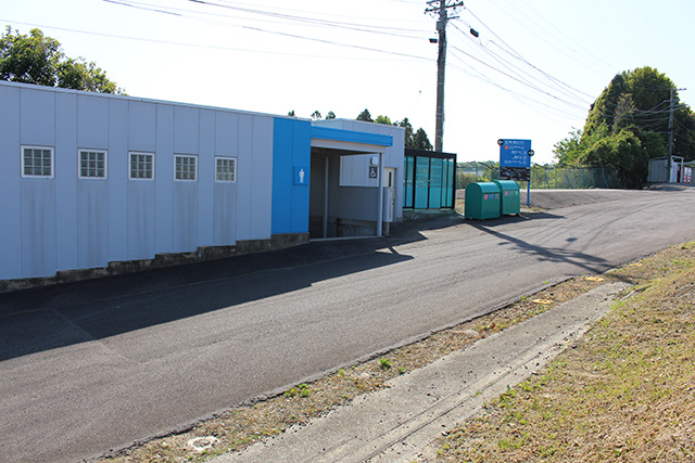 C席裏のトイレ（男子）