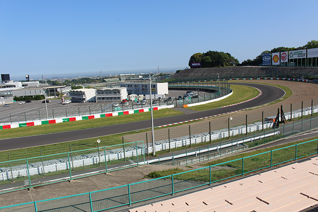 E2席からのビュー（逆バンク方面）