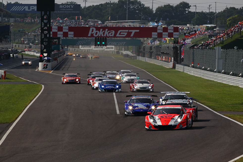The Honda HSV-010 made its debut in the 1000km race. Pole position was claimed by Kobayashi, who debuted in GT500 with ARTA. ARTA took the lead from the middle of the race and went on to win.