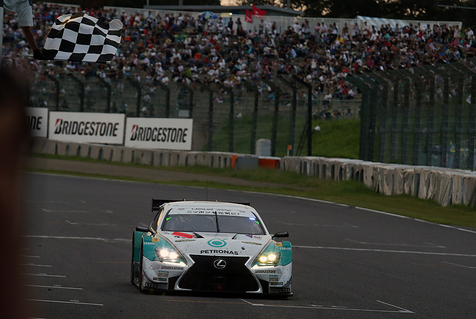 This season, the car was changed from the Lexus SC430 to the RC F, and Nakajima took overall victory from pole position. Both Nakajima and Rossiter achieved their first SUZUKA 1000Km win.
