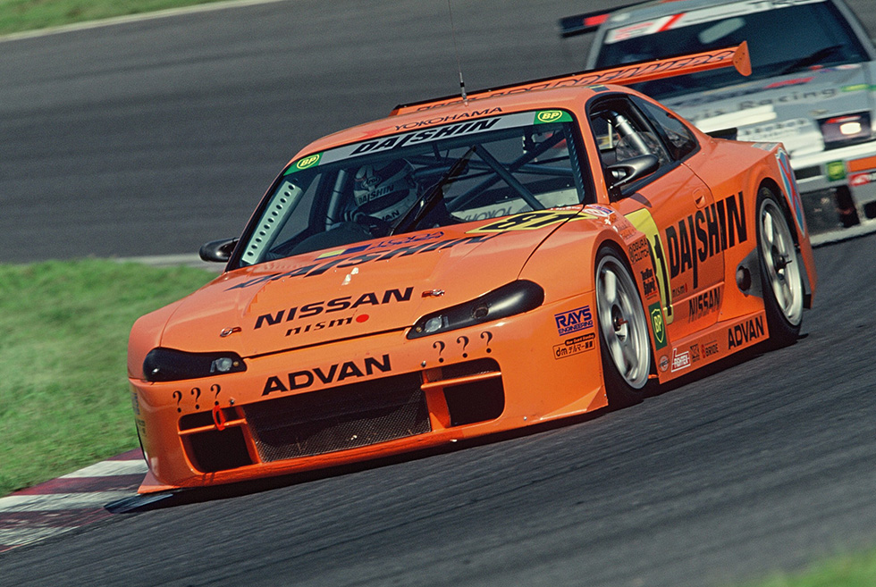 In the GT300 class, Daishin and BPKRAFT Trueno battled for the lead, but Daishin won after Trueno fell back.