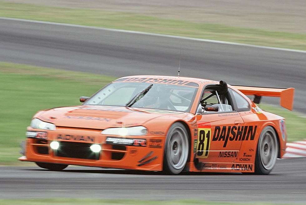 In the GT300 class with 10 cars, the Daishin Silvia achieved its third consecutive victory following the Tokachi 24 Hours and Fuji GT.