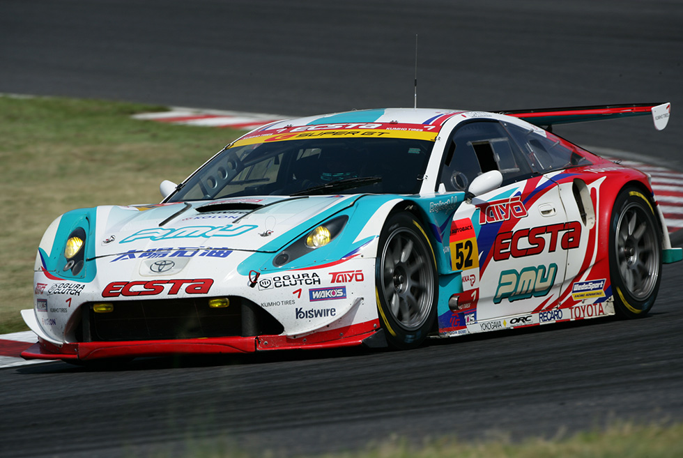 The Proμ Celica also dominated from pole position to win in GT300. Kumho Tires contributed to the victory as well.