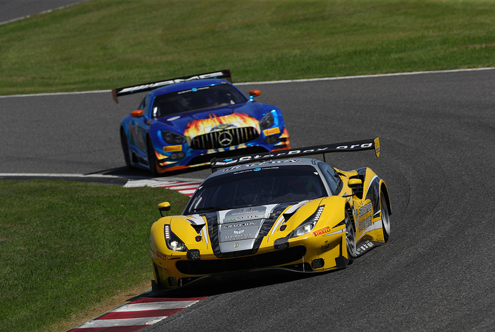 Pole position was secured by N. Foster (HubAuto) in the Ferrari 488GT3 with a time of 2 minutes 1.740 seconds.