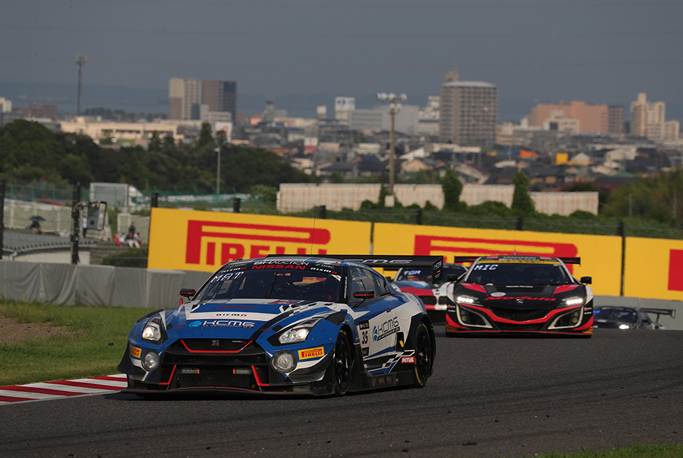 The "Asia Award," given to teams with two or more drivers of Asian nationality registered, was topped by #35 KCMG GT-R (Matsuda / Chiyo / Birdon).