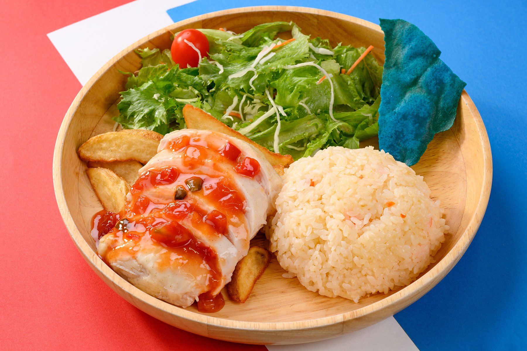 Smoked Chicken Plate with Spicy Salsa Sauce using Mie Prefecture’s Kinsou Chicken – 1,600yen