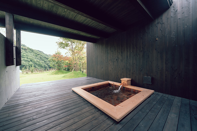 Open-air bath