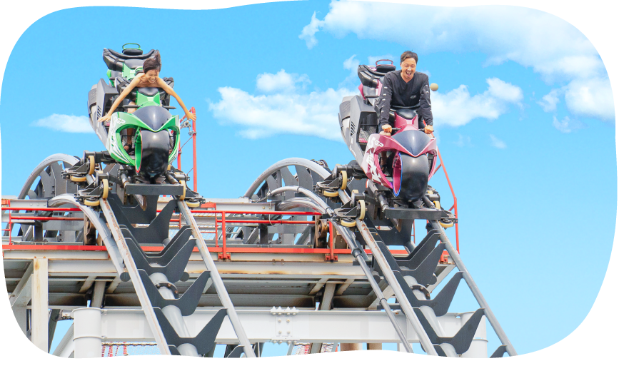 Have fun at the attractions and pool, and watch the SUPER GT practice runs!