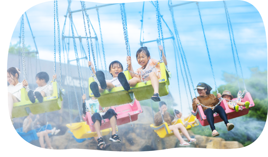 Head to the park in your swimsuit! Inside the park, "Soaking Ride Time" is held exclusively from 11:00 to 15:00!