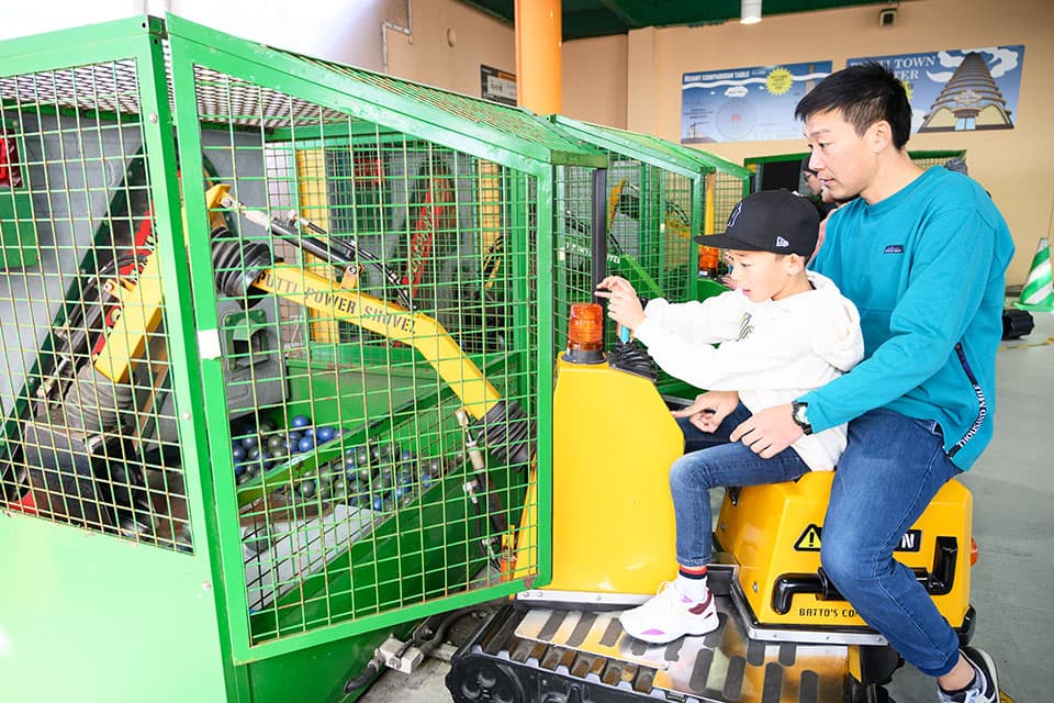 Putti Power Shovel
