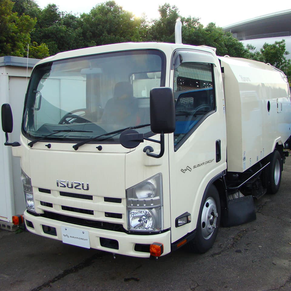 Road Sweeper (Course Cleaning Vehicle)