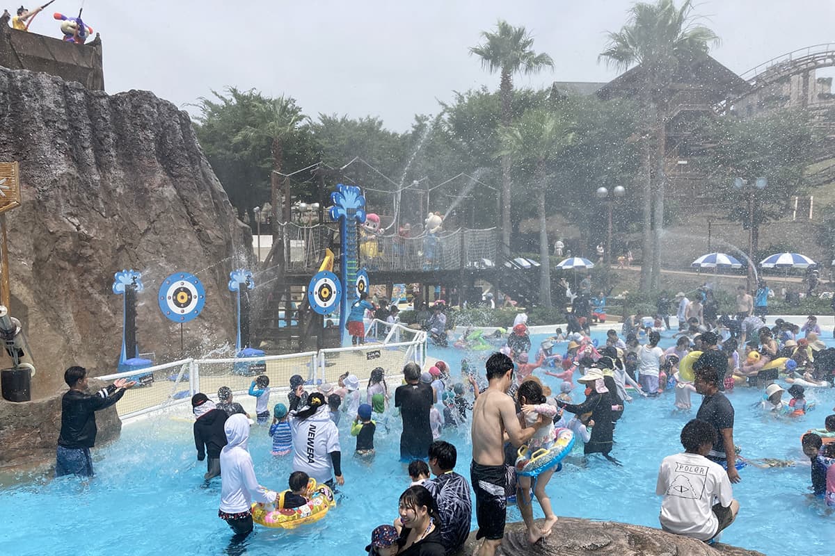 WATER PARK AQUA ADVENTURE Soaking Wet Party