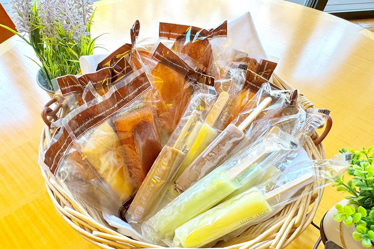 Pastry Baked Goods & Ice Candy
