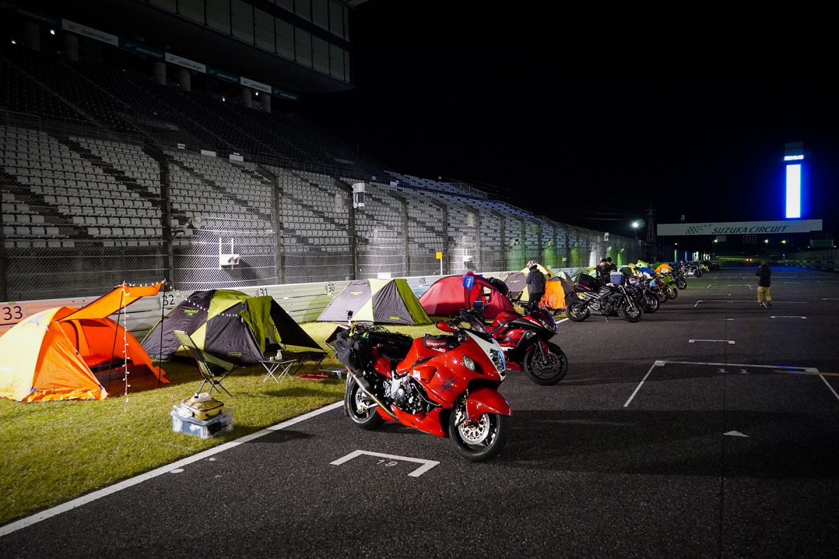 Le Mans-style camping