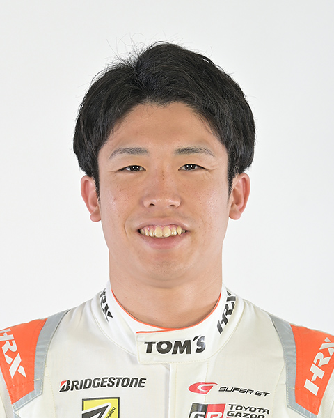 Sho Tsuboi, 29 years old, started kart racing at the age of 5 and has won numerous championships. Since 2019, he has been gaining experience in the top category and making his presence felt. In 2021, he won the championship, faced challenges in 2022, but became champion again in 2023. With a calm and composed racing style, he may not have flashy speed, but he has grown to be one of the top drivers representing SUPER GT. The final round is approaching; will he secure the championship for the second consecutive year?