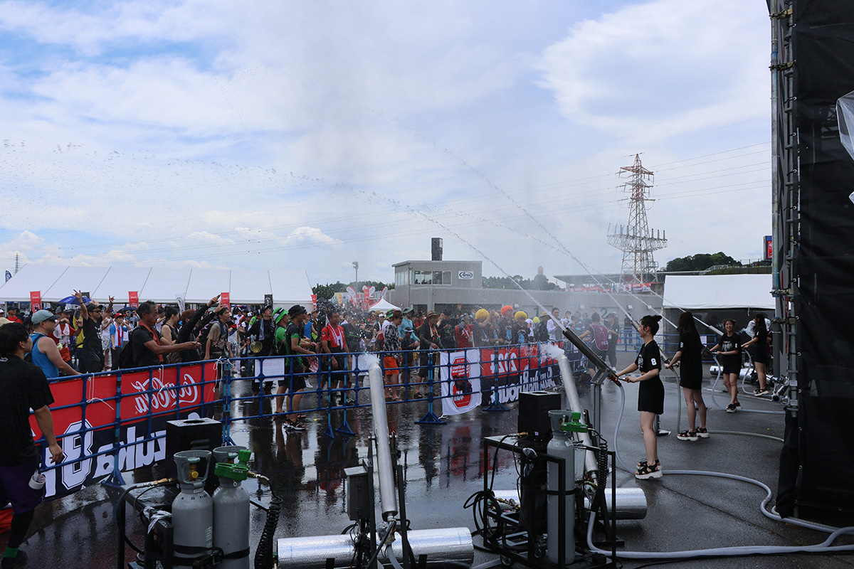 Soaking Wet Event to Enjoy Summer @SUPER GT