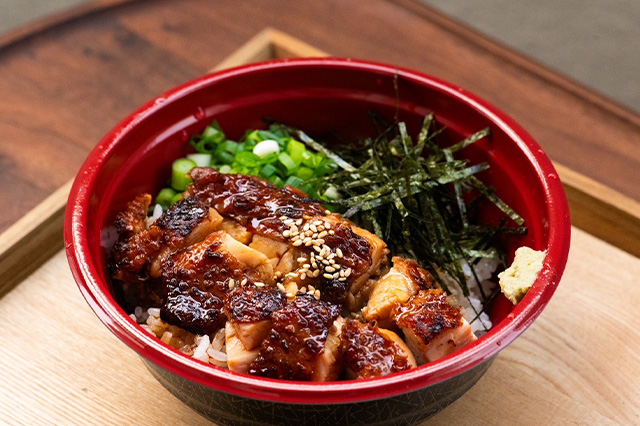 オルガン「秘伝のタレ炭火焼鶏まぶし丼」