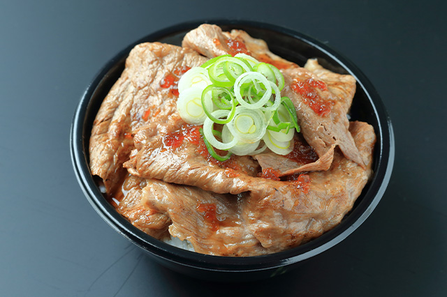 なかにし家「鹿児島県産黒毛和牛の霜降り焼きしゃぶ丼」