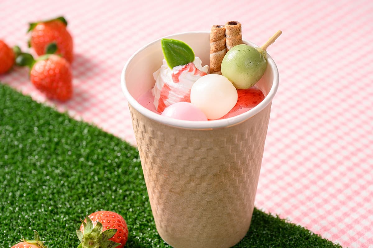 お花見いちごシェイク