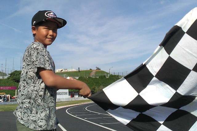 レーシングコース バスクルーズ アクティビティ