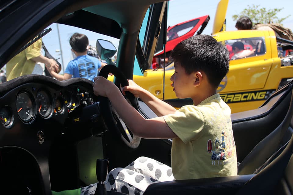 スーパーカー搭乗体験