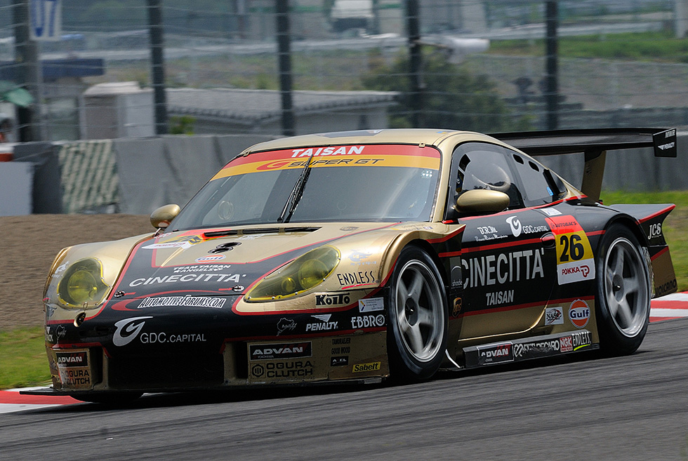 GT300組別的桿位由駕駛泰山保時捷的Miss山獲得。