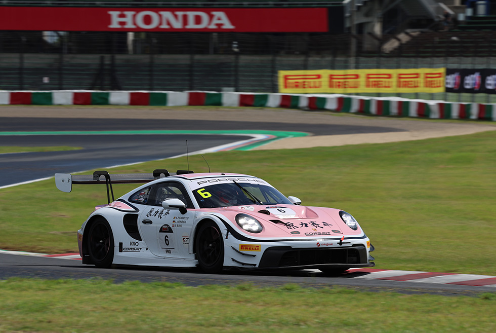綜合第6名的Origin Motorsports以向義大利保時捷致敬的塗裝出賽。