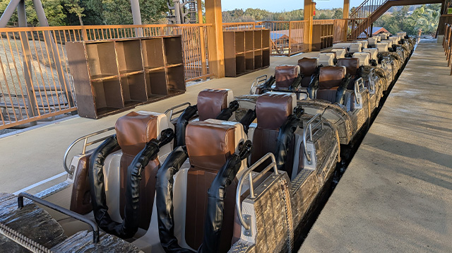 倒退乘坐,刺激感倍增!